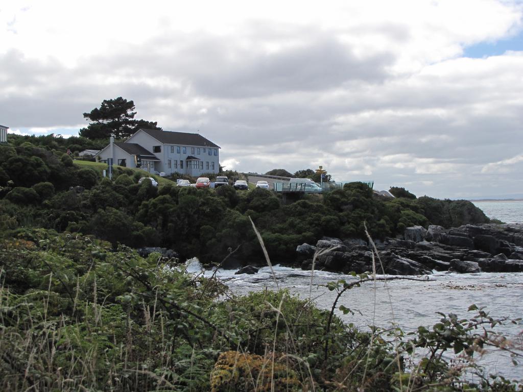Lands End Hotel Bluff Exterior photo