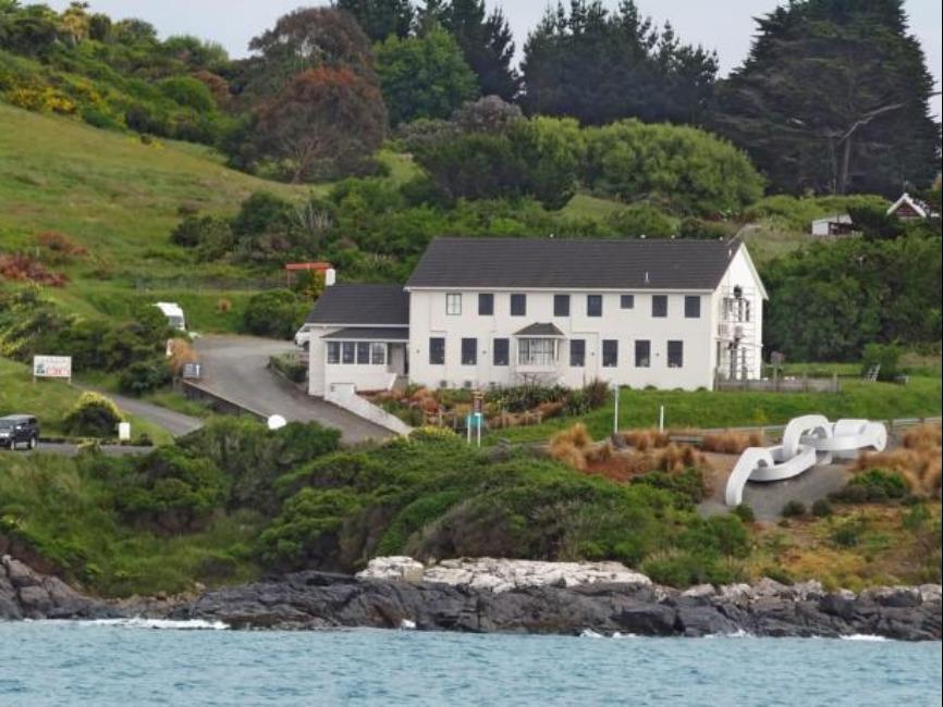 Lands End Hotel Bluff Exterior photo