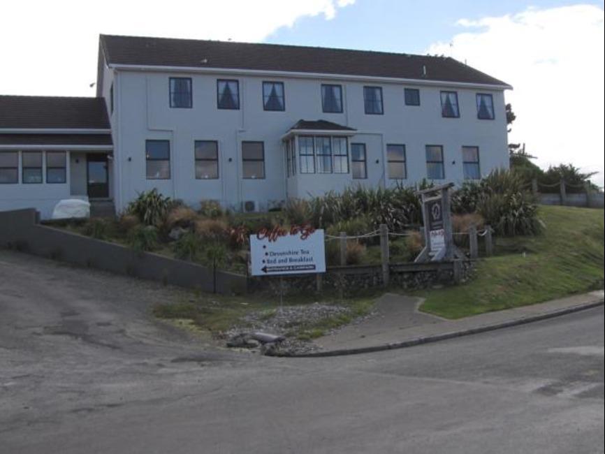 Lands End Hotel Bluff Exterior photo