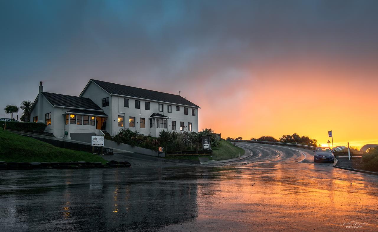 Lands End Hotel Bluff Exterior photo